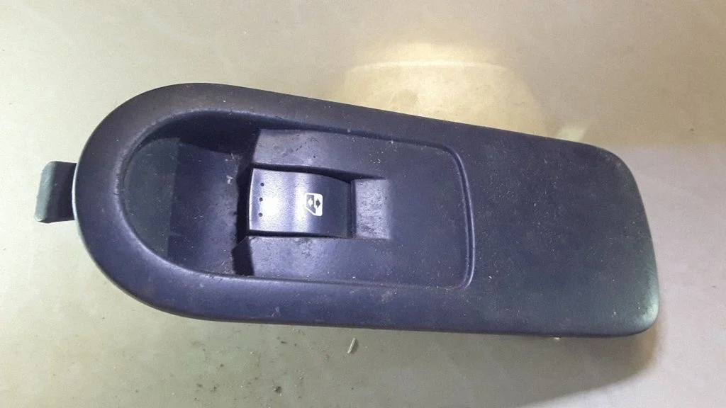 Electric window control switch 156013740