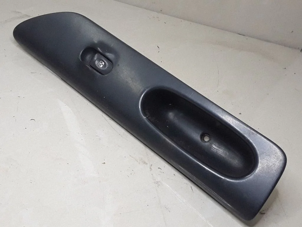 Electric window control switch 7701699604