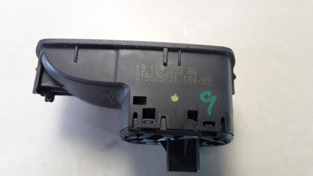 Electric window control switch – Opel Corsa D (2006-2014)