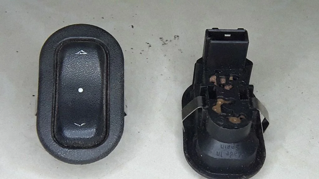 Electric window control switch – Opel Astra G (1998-2009)