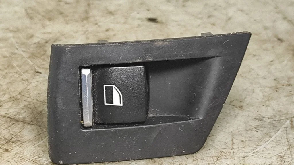 Electric window control switch – BMW 5 Series F10 F11 (2009-2016)