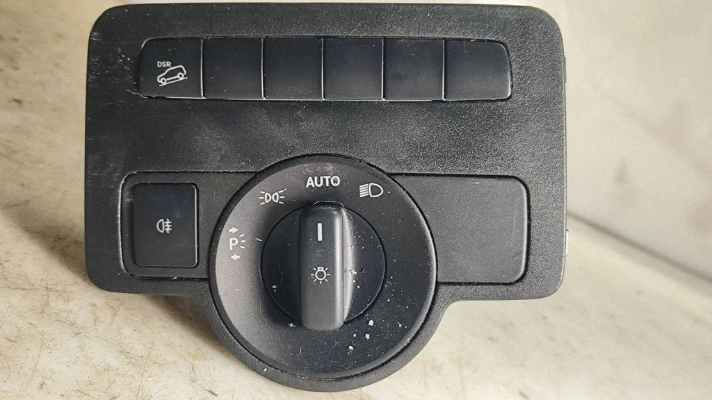 Light switch A4476891139