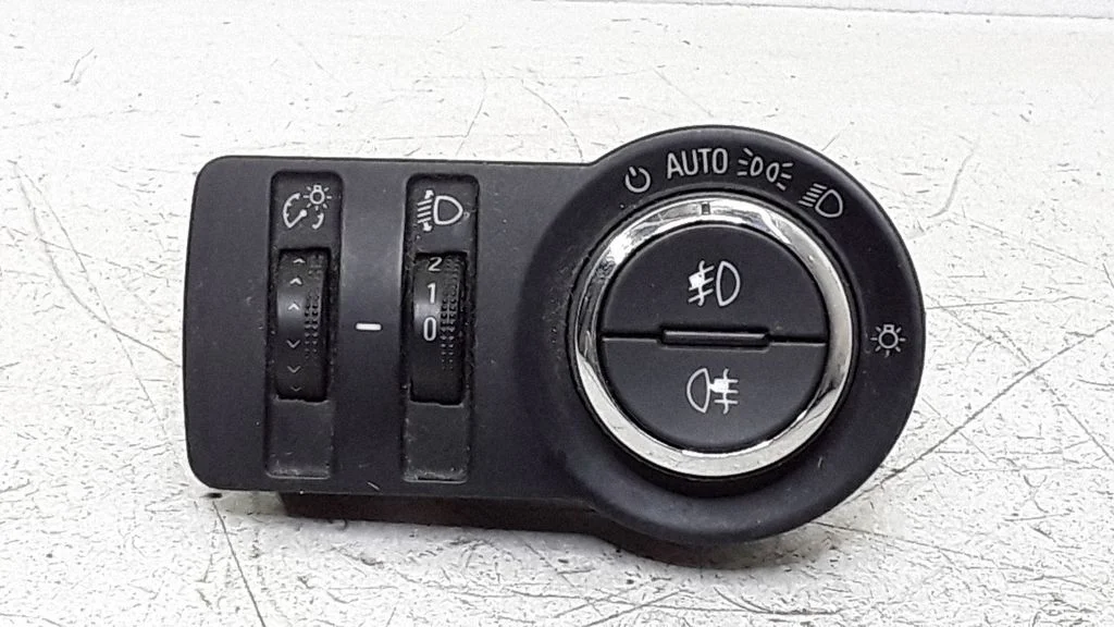 Light switch – Opel Insignia A (2008-2017)