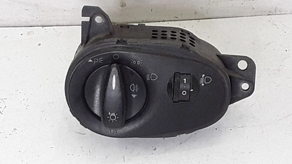 Light switch 98AG13A024CH