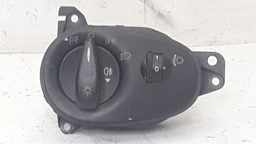 Light switch 98AG13A024CH