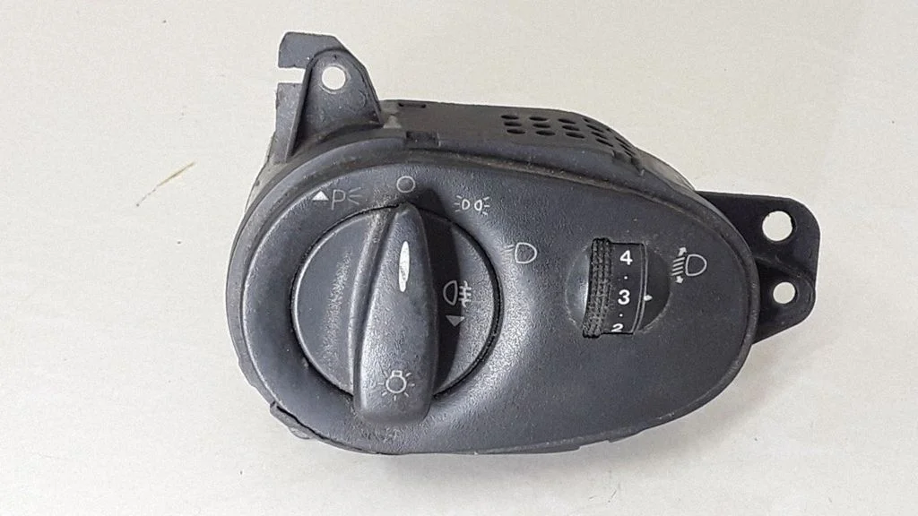 Light switch 98AG13A024CH