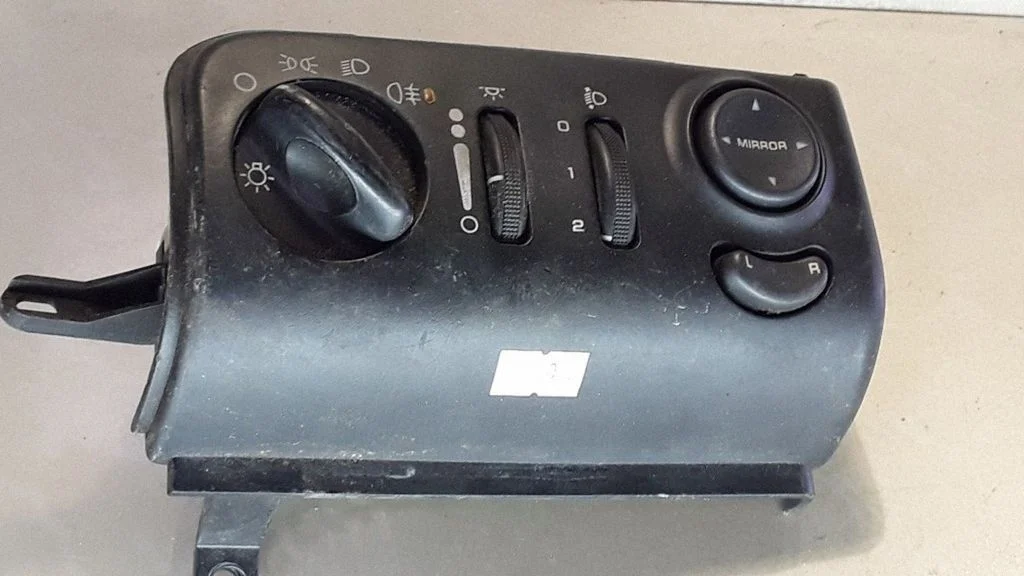 Light switch – Chrysler Grand Voyager III (1995-2000)