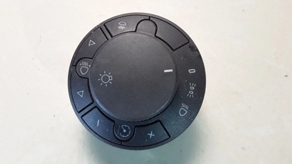 Light switch – Opel Corsa D (2006-2014)