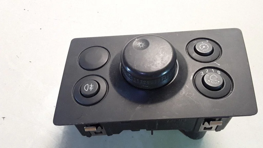Light switch – Opel Zafira B (2005-2014)