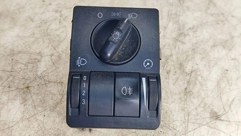 Light switch – Opel Corsa C (2000-2006)