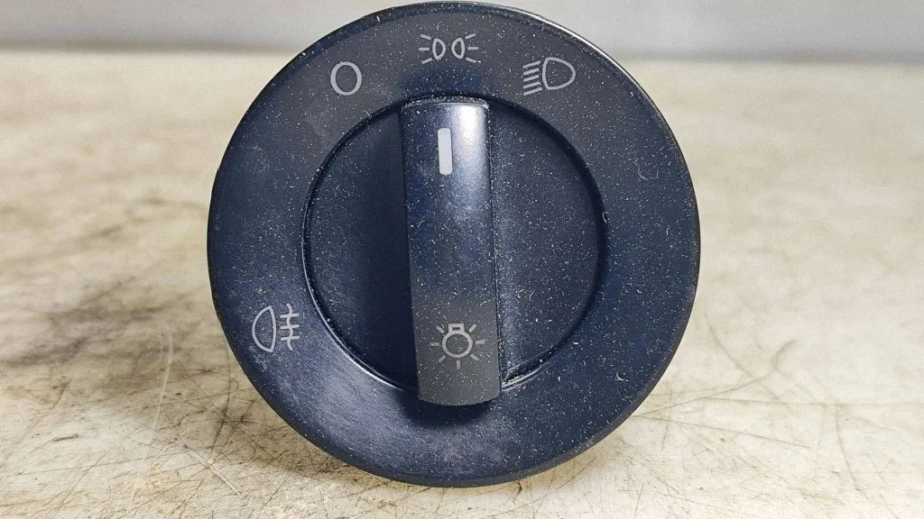 Light switch 6Q0941531B