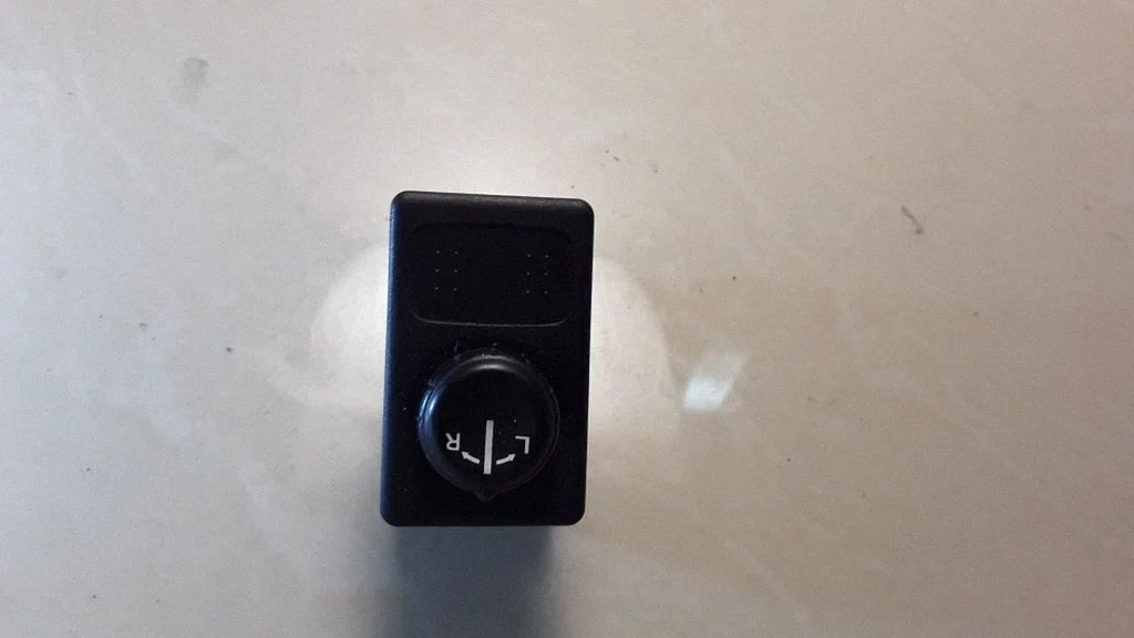 Küljepeeglite lüliti