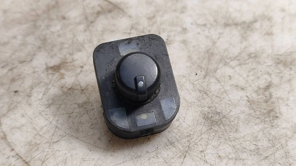 Küljepeeglite lüliti 8E0959565A