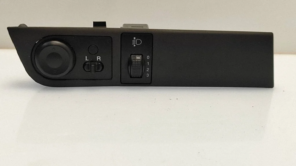 Wing mirror switch 96655110