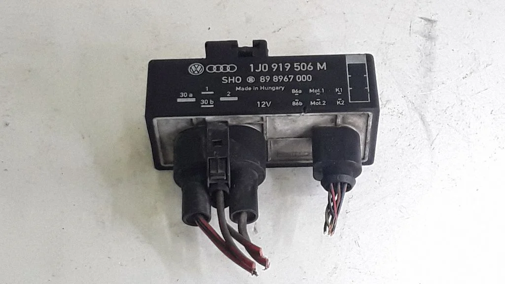 Coolant fan relay – Seat Ibiza II (6k) (1999-2002)