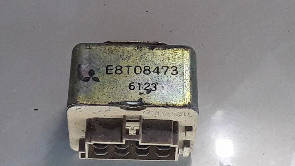 Other relay – Mitsubishi Carisma (1996-1999)