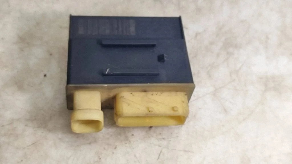 Glow plug pre-heat relay