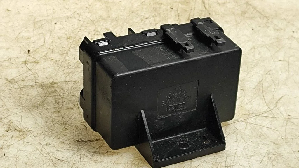 Glow plug pre-heat relay