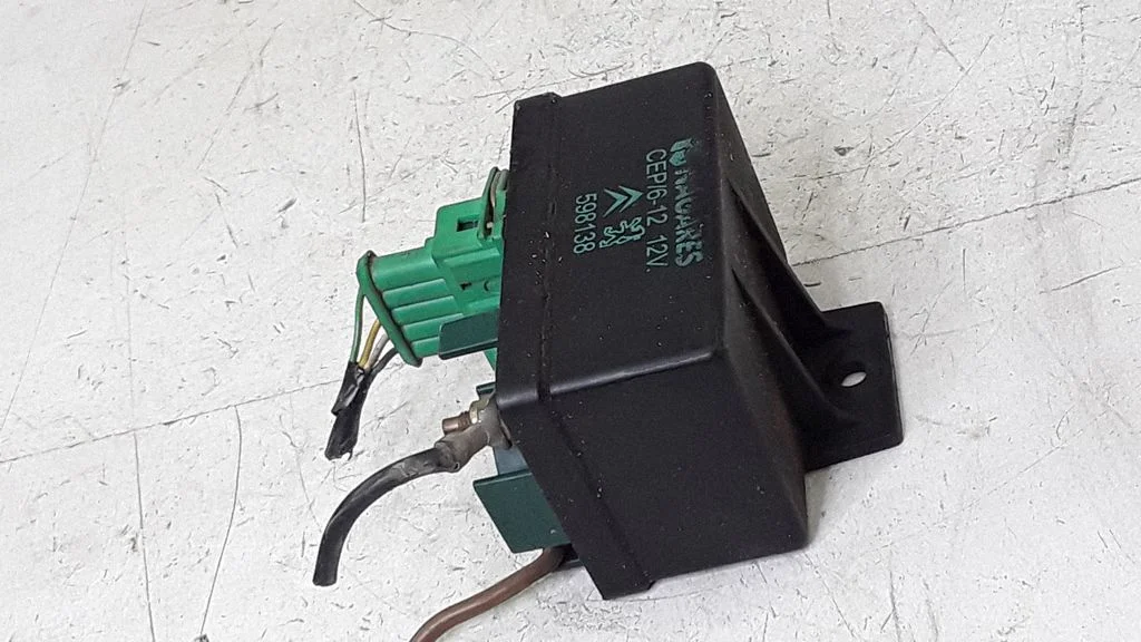 Glow plug pre-heat relay