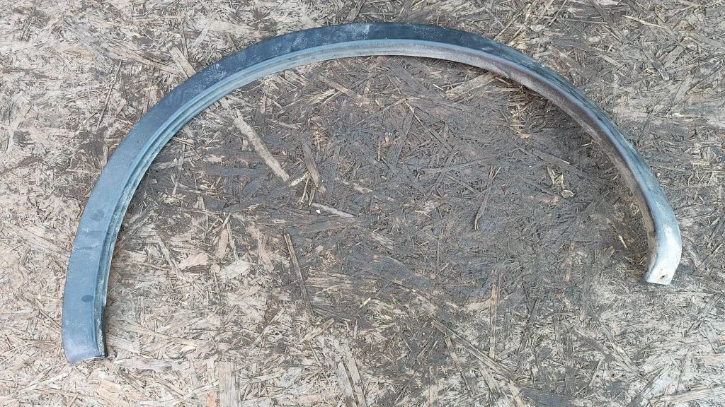 Rear arch trim 93829JD0