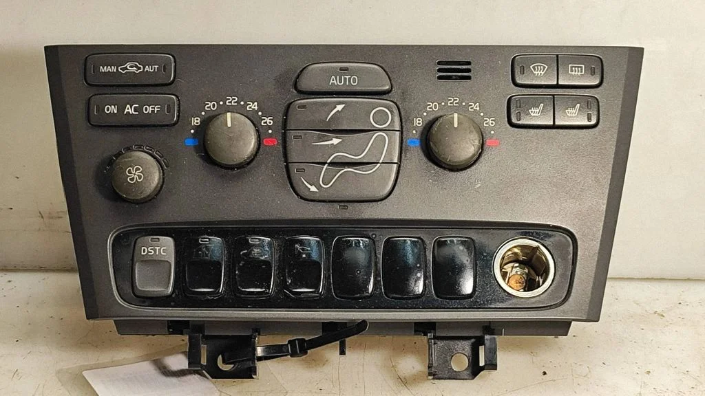 Kliimaseadme/kütte juhtplokk (salongis) – Volvo V70 (2000-2004)