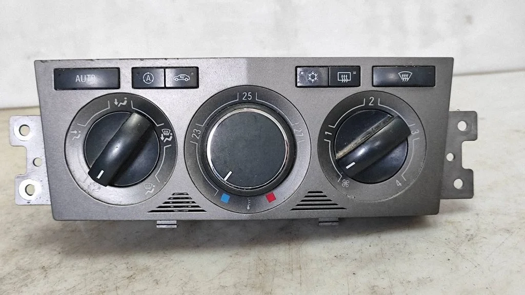 Climate control unit – Opel Antara (2006-2016)