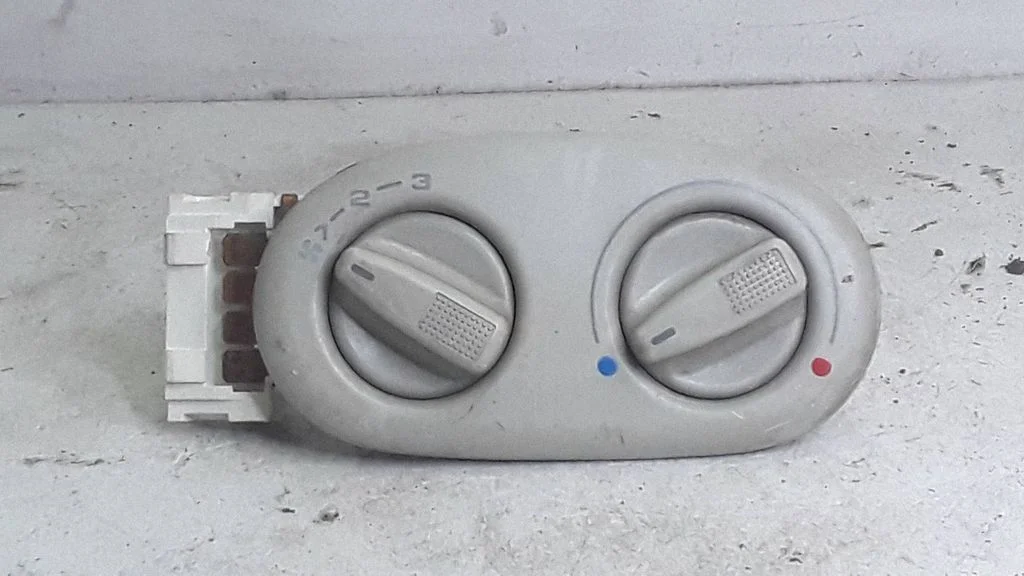 Climate control unit – Volkswagen Sharan (1996-2000)