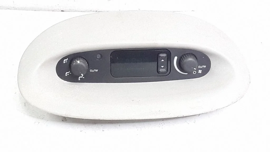 Kliimaseadme/kütte juhtplokk (salongis) – Chrysler Grand Voyager IV (2001-2007)