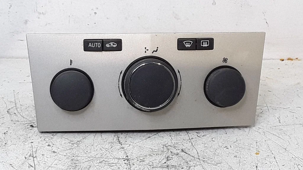 Climate control unit 13250618
