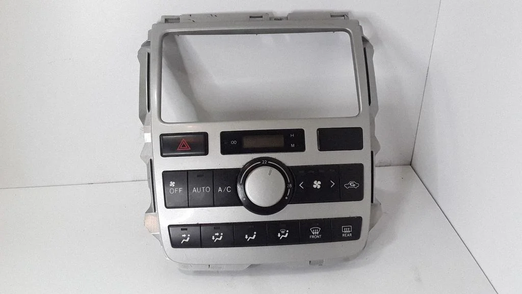 Climate control unit – Toyota Avensis T250 (2003-2006)
