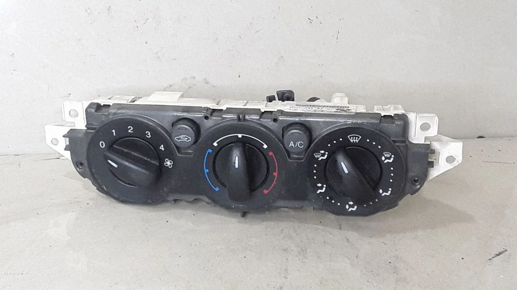 Kliimaseadme/kütte juhtplokk (salongis) – Ford Focus C-MAX (2003-2010)