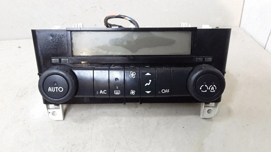 Climate control unit – Renault Laguna II (2001-2007)