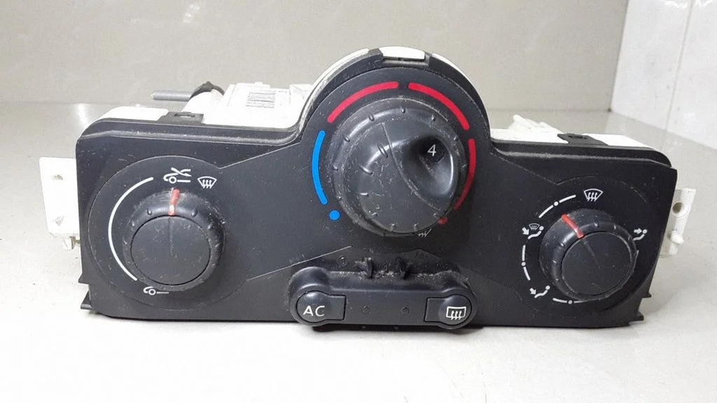 Climate control unit F6665720