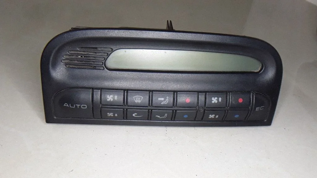 Climate control unit – Volkswagen Sharan (1996-2000)