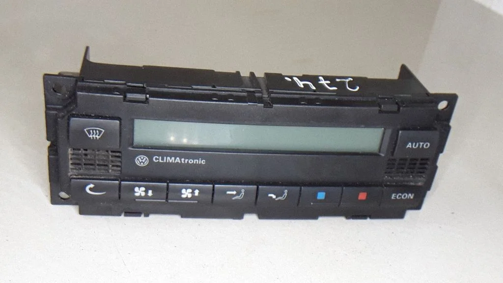 Climate control unit – Volkswagen Golf IV (1998-2005)