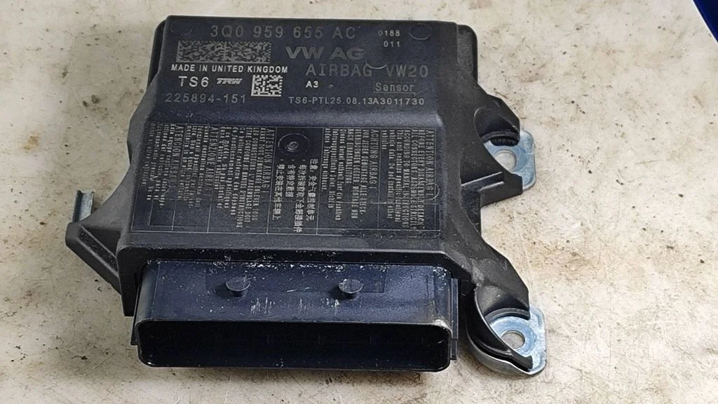 Airbag control unit/module – Skoda Octavia Mk3 (5E) (2013-2019)