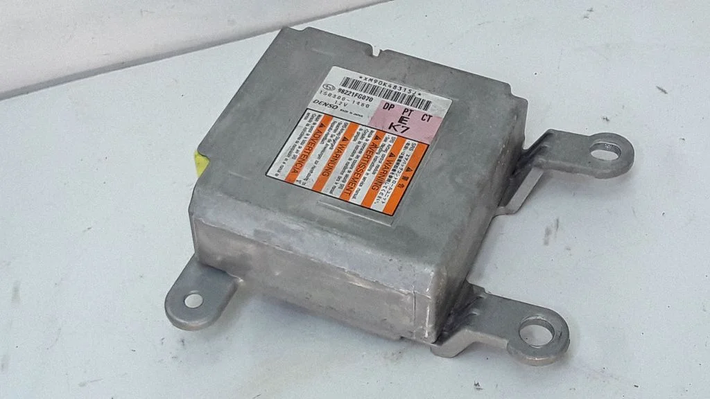 Drošības spilvenu vadības bloks 98221FG070