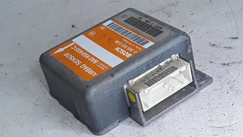 Airbag control unit/module – Audi A4 S4 B5 8D (1994-1999)