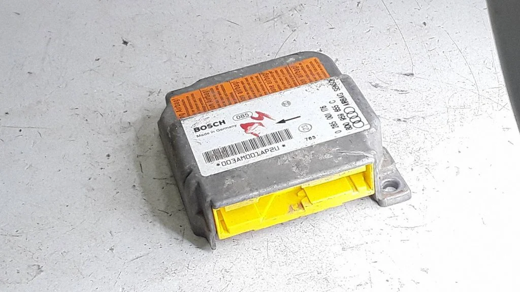 Airbag control unit/module – Audi A4 S4 B5 8D (1994-1999)