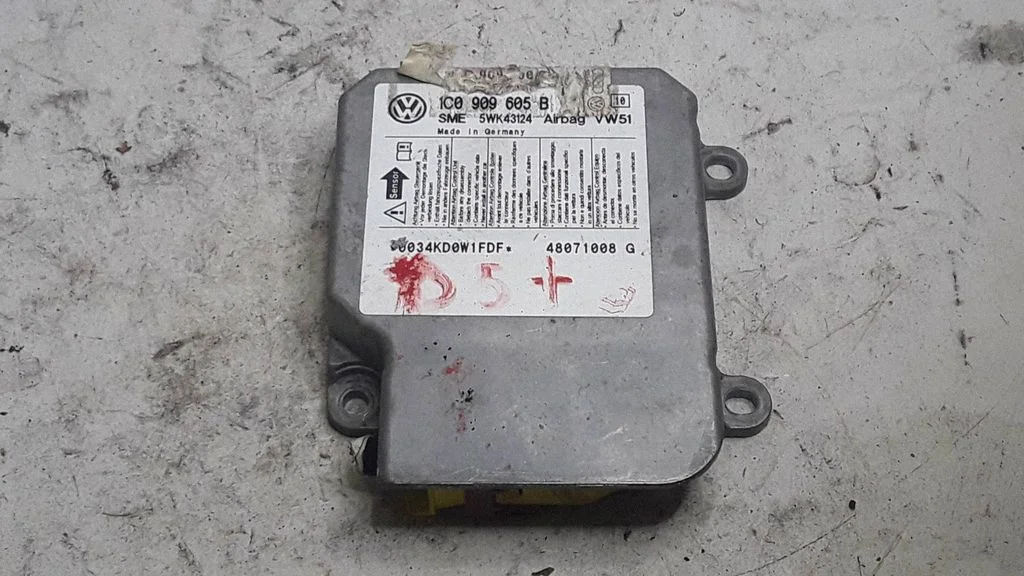 Turvapatjade juhtplokk – Volkswagen Passat B5.5 (2001-2005)