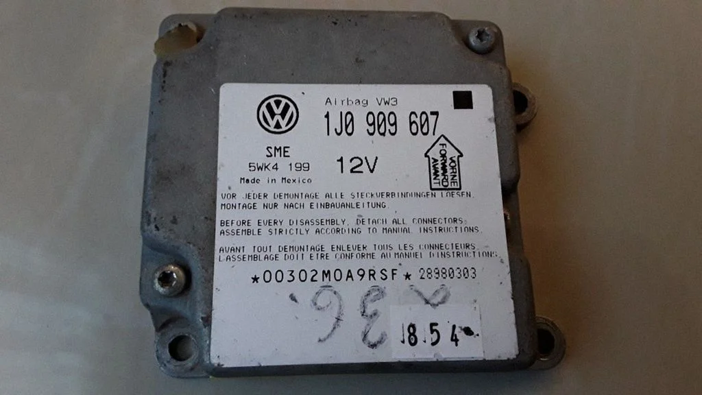 Turvapatjade juhtplokk – Volkswagen Passat B5 (1997-2000)