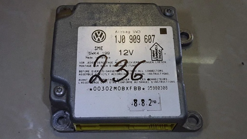 Turvapatjade juhtplokk – Volkswagen Passat B5 (1997-2000)