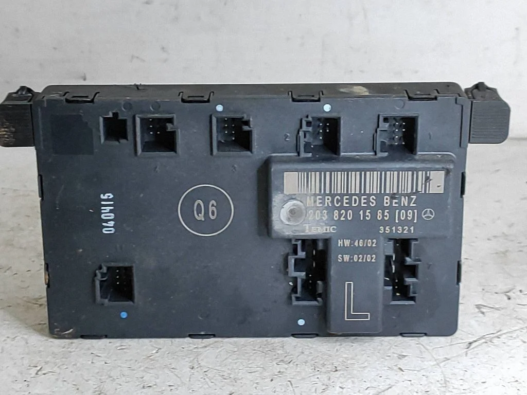 Door control unit/module – Mercedes-Benz C-Class W203 (2000-2007)