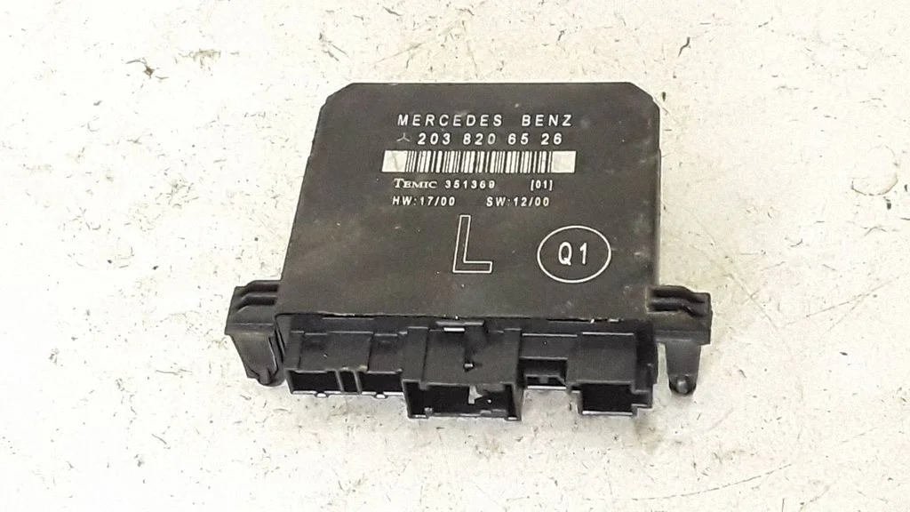 Door control unit/module – Mercedes-Benz C-Class W203 (2000-2007)