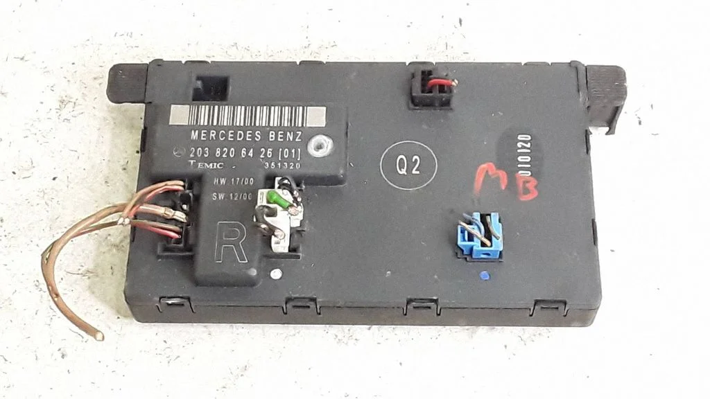 Door control unit/module – Mercedes-Benz C-Class W203 (2000-2007)