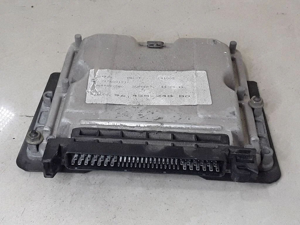 Engine control unit/module 9643524880