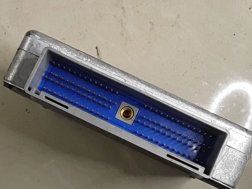 Engine control unit/module 95VW12A650HD