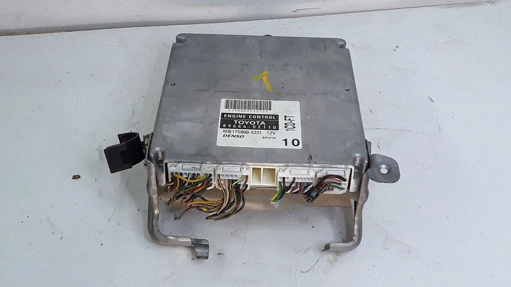 Mootori juhtplokk – Toyota Matrix (E130) (2001-2008)