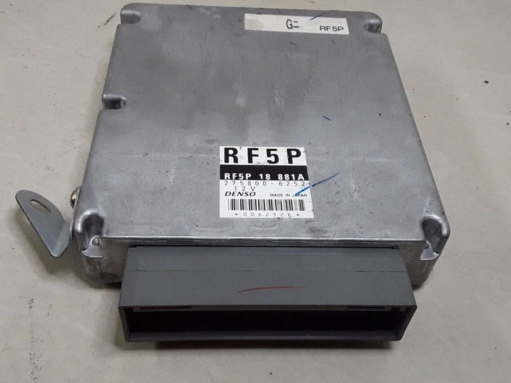 Mootori juhtplokk RF5P18881A