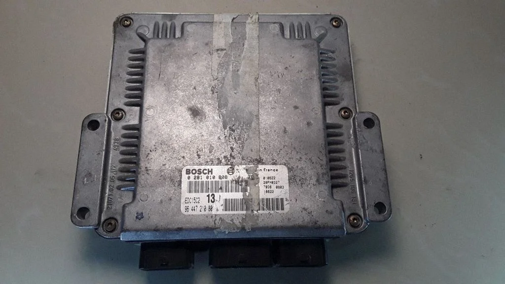 Engine control unit/module 0281010808